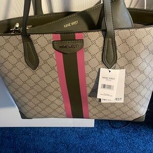 Women’s brand new medium handbag never used